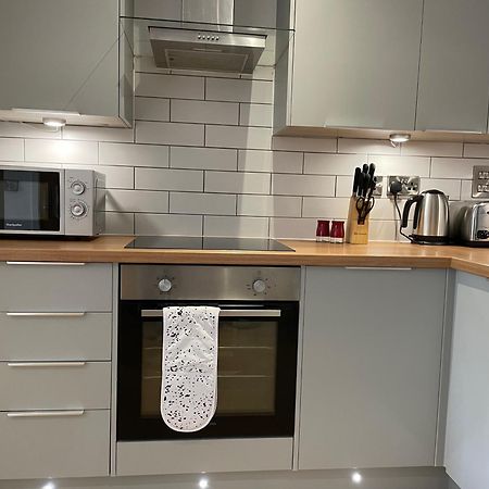 Stylish And Modern 2Br Apartment With Parking シェフィールド エクステリア 写真