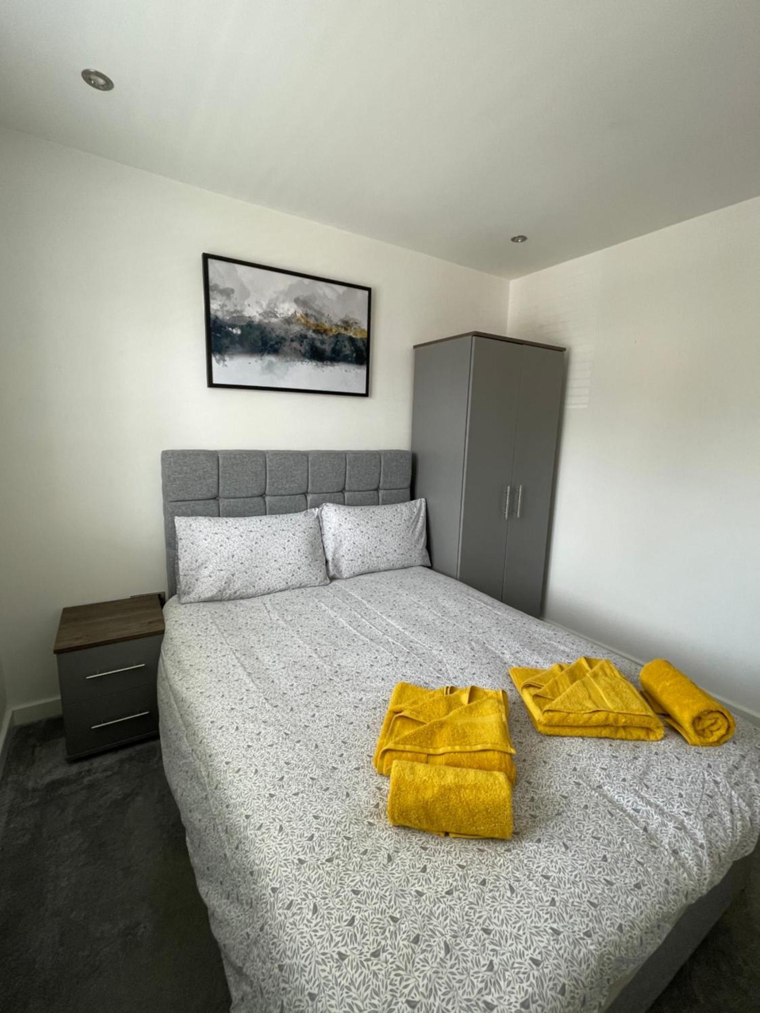 Stylish And Modern 2Br Apartment With Parking シェフィールド エクステリア 写真