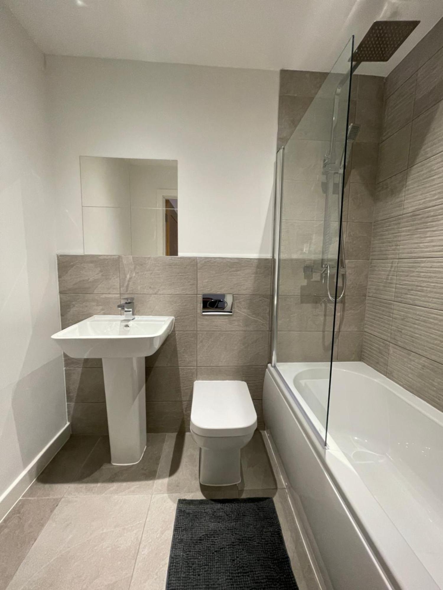 Stylish And Modern 2Br Apartment With Parking シェフィールド エクステリア 写真
