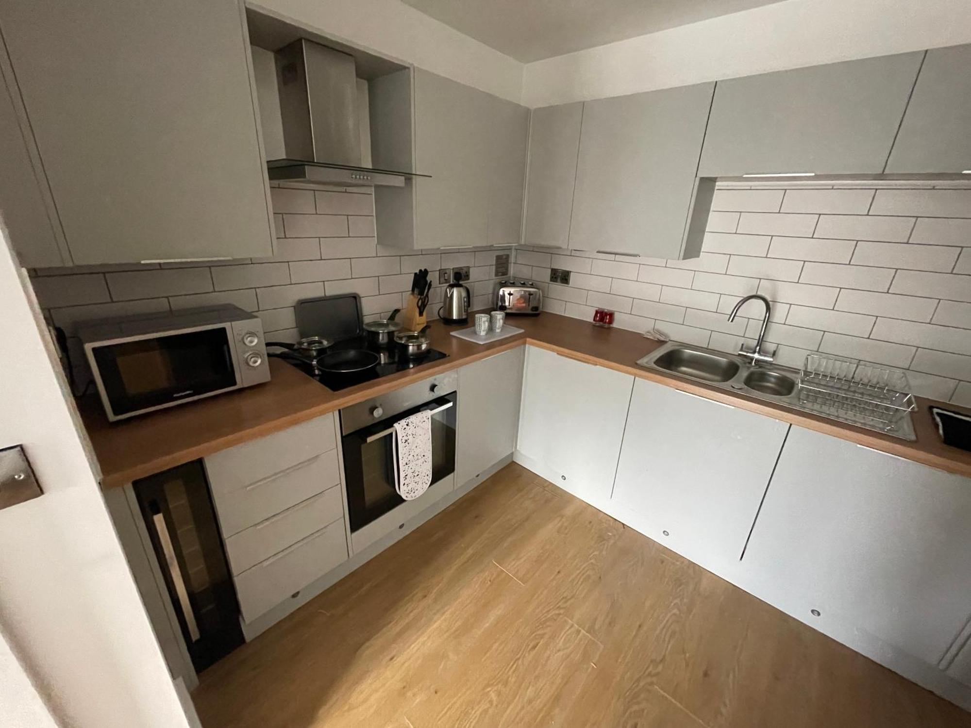 Stylish And Modern 2Br Apartment With Parking シェフィールド エクステリア 写真